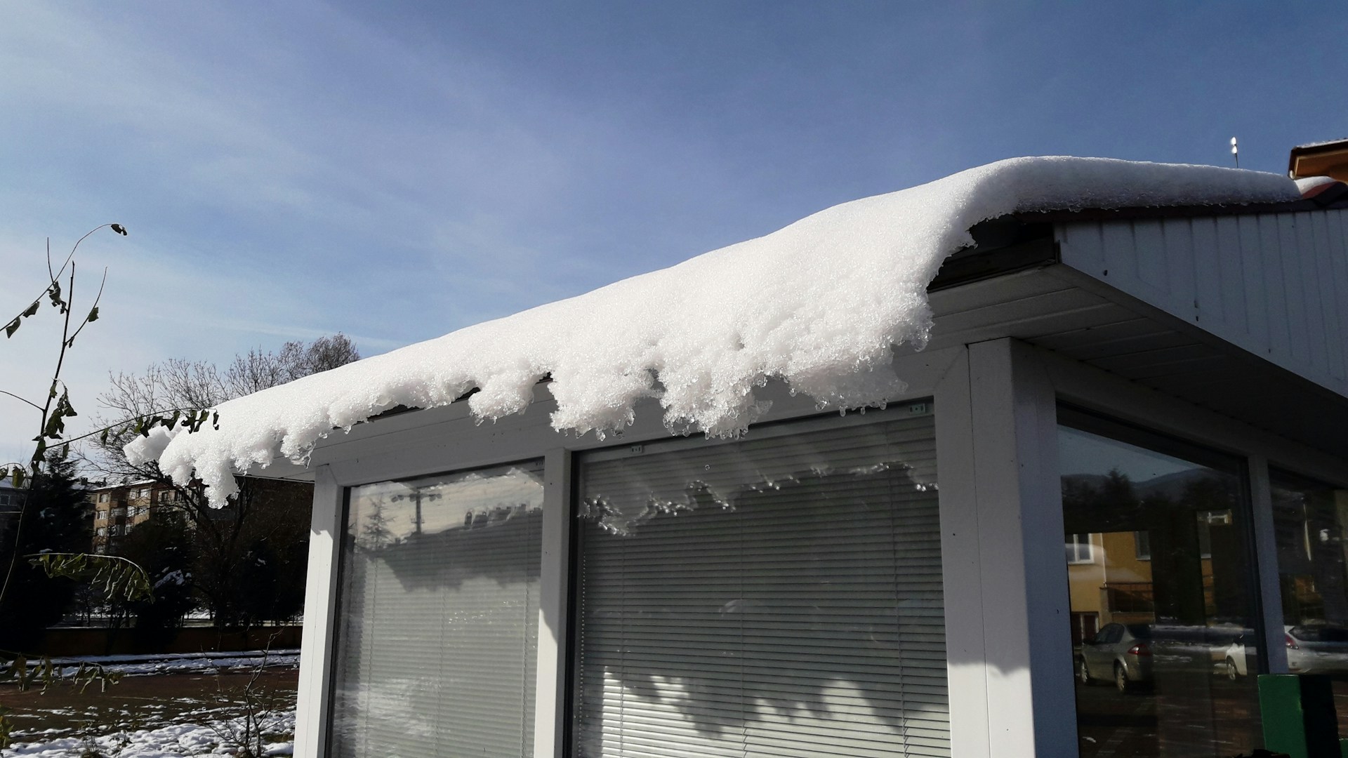 ice dam on roof
